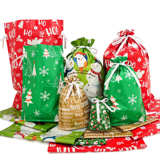 JOYIN 24 Stück Weihnachtszugband Folien-Geschenktüten, sortierte Designs, mit Geschenkanhänger für Weihnachtsfeiern, wiederverwendbare Goodie Bag Dekorationen